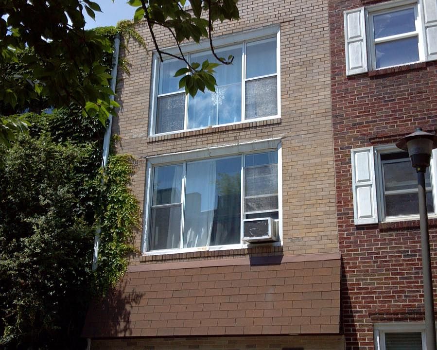 2nd image of 2039 Rittenhouse Sq #2