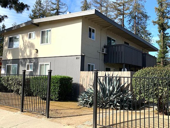 2nd image of 931 Ravenscourt Ave #2