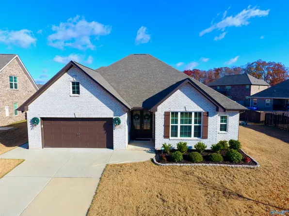 11002 Oakway Cir NW, Madison, AL 35757