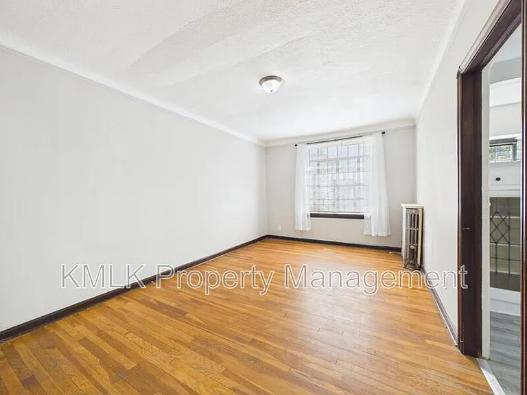 1352 Kenilworth Ave — Photo 11