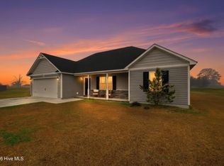 216 Trophy Ridge Dr, Richlands, NC 28574