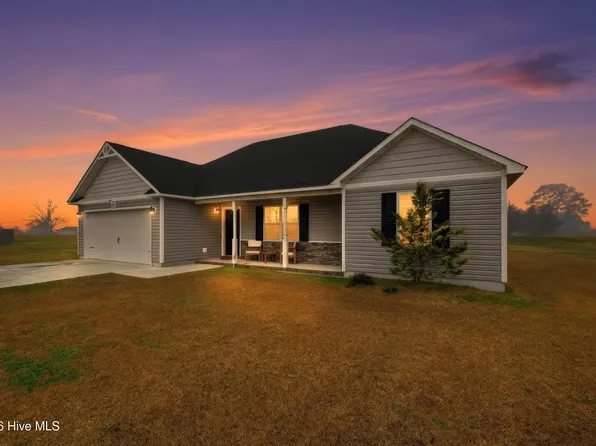 216 Trophy Ridge Drive, Richlands, NC 28574