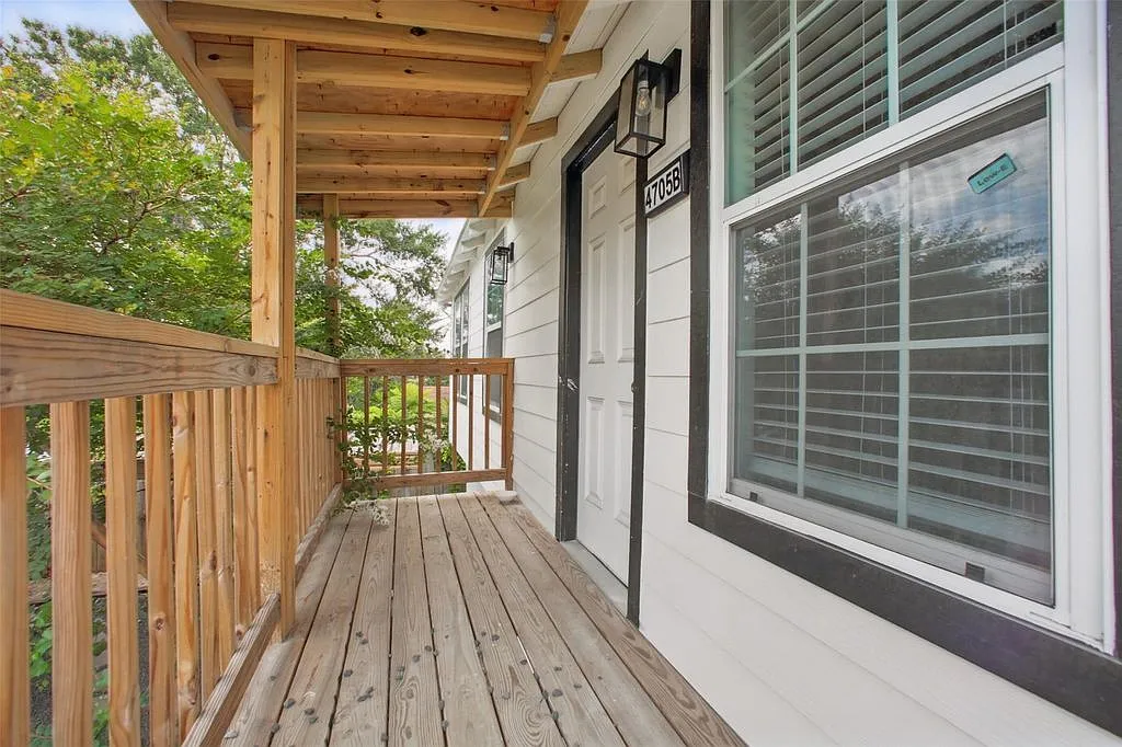 2 bed, 900 sqft, $2,000 — Photo 2