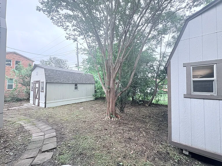 1004 Powell Rd — Photo 17