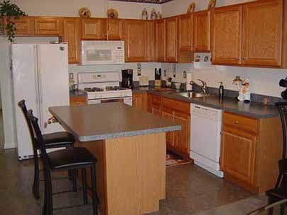 Kitchen with Breakfast Bar