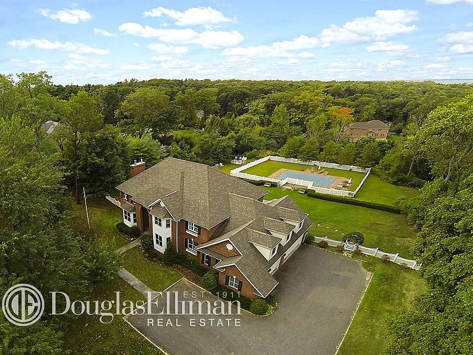 1st image of 151 Dosoris Ln