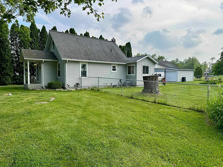 1034 Evanston Dr — Photo 16