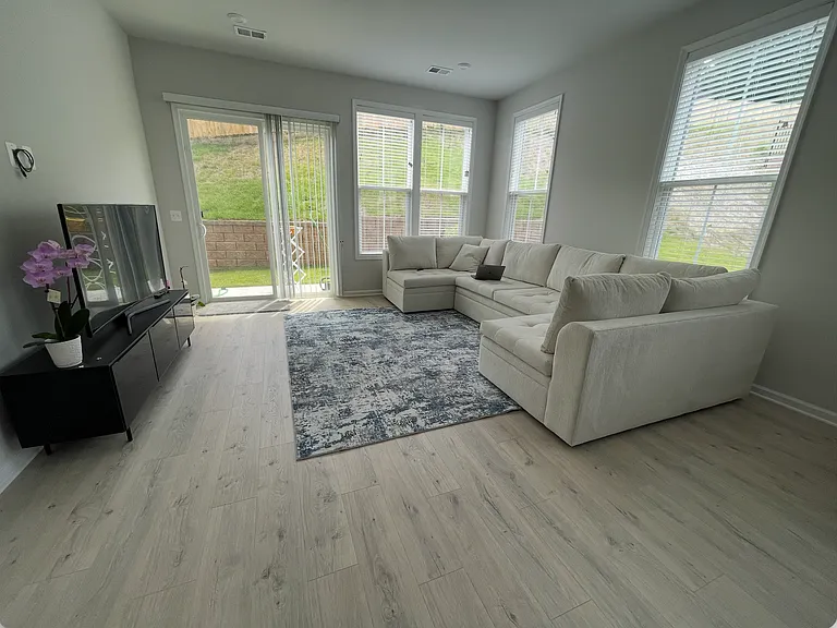 4746 Loyola Way — Photo 7