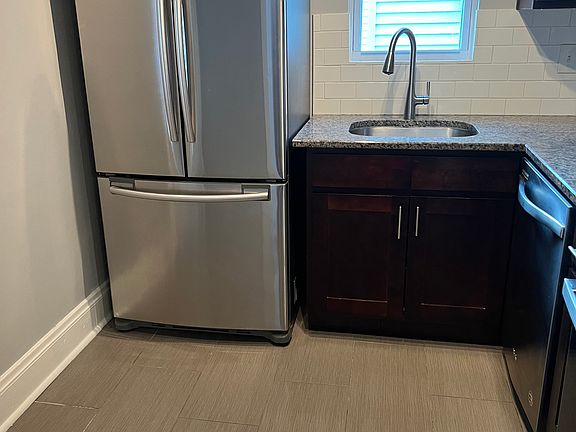 5th image of 17826 Northwood Ave Unit 1