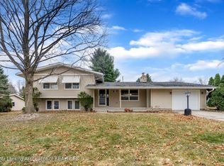 607 Devon Dr, Eaton Rapids, MI 48827