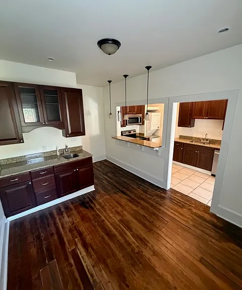 540 E Hall St — Photo 2