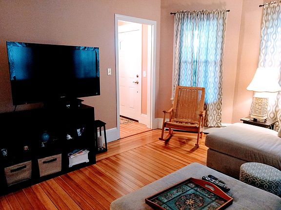 3rd image of 98 Evergreen St #1