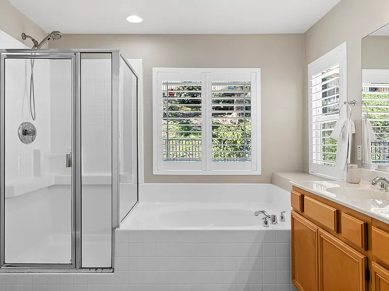 663 Glasgow Ct — Photo 34