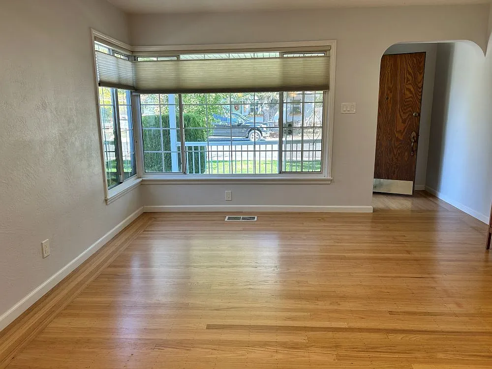 1038 Darnel Way — Photo 4