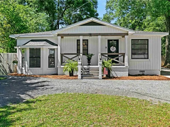 10 Bayou Oaks Dr N, Saraland, AL 36571