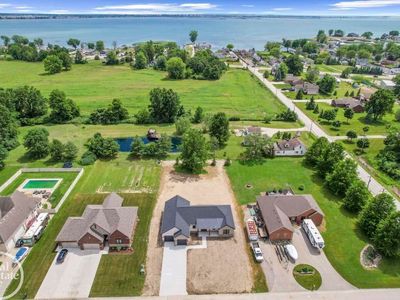 8439 Swan Ct, Fair Haven, MI, 48023