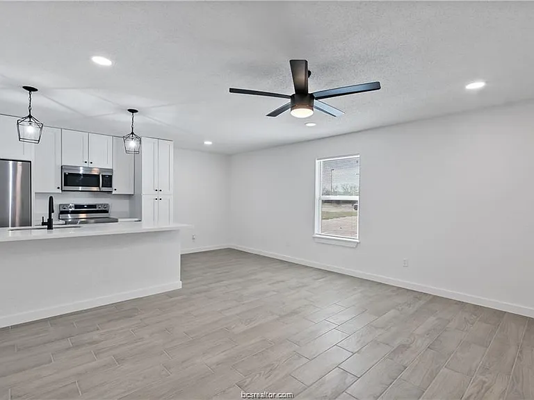 1503 Alpine Cir #B — Photo 5