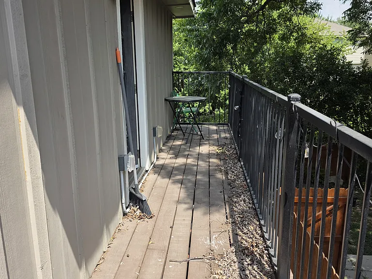 Desilu Dr — Photo 9