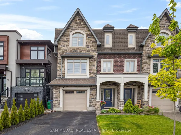 1067 Shaw Dr, Mississauga, ON L5G 3Z3