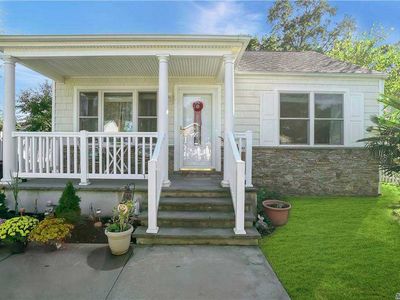 26 Oaklawn Ave, Farmingville, NY, 11738