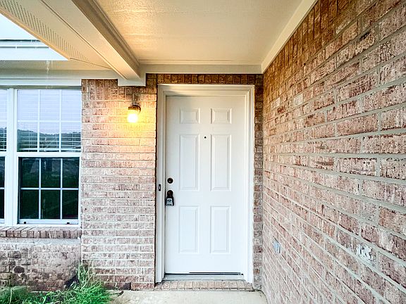 2nd image of 4108 Primrose Dr #A