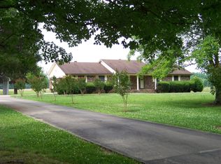 335 Five Points Rd, Leoma, TN 38468