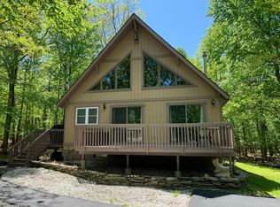 108 Millstone Ct, Milford, PA 18337