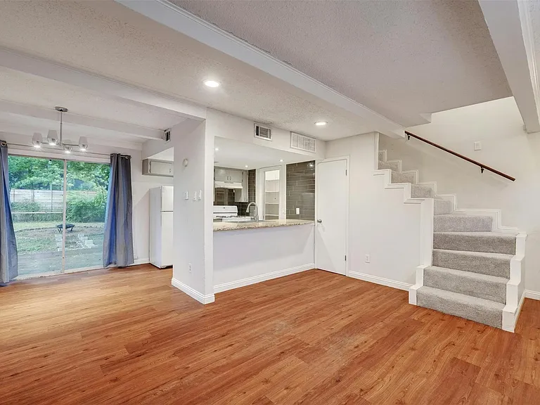 1302 E Saint Johns Ave #A — Photo 6