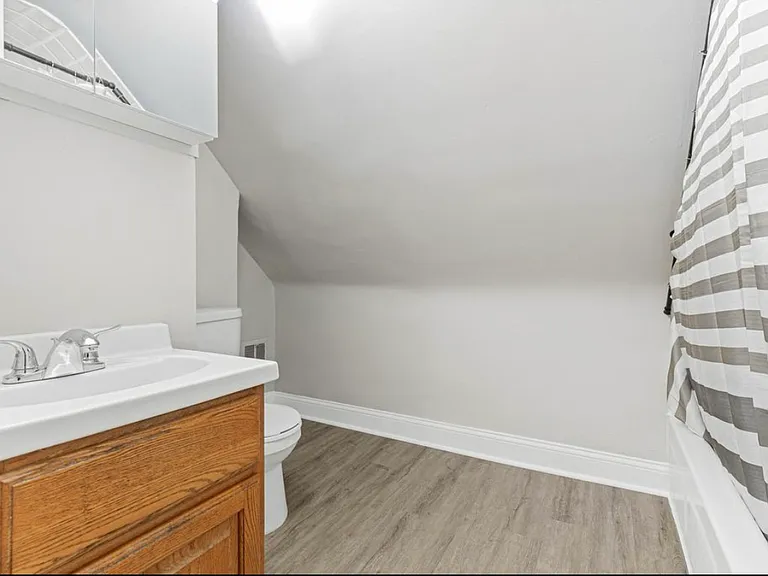 Albemarle St — Photo 11