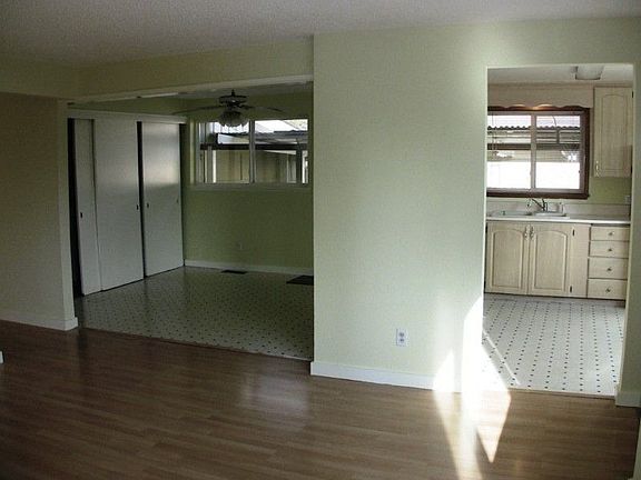 5th image of 12619 Occidental Ave S
