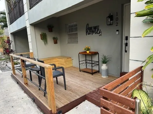 2452 Taylor St, Hollywood, FL 33020