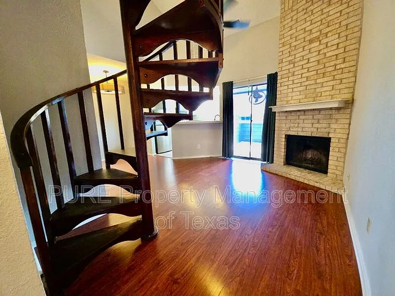 2500 Burleson Rd #521 — Photo 2