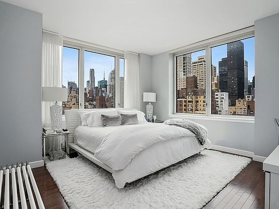 3rd image of 225 E 34th St APT 17C
