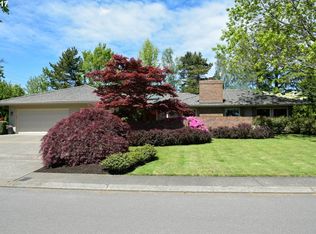 1443 Country Cmns, Lake Oswego, OR 97034