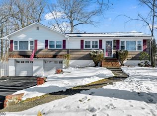 7 Winters St, Oakland, NJ 07436