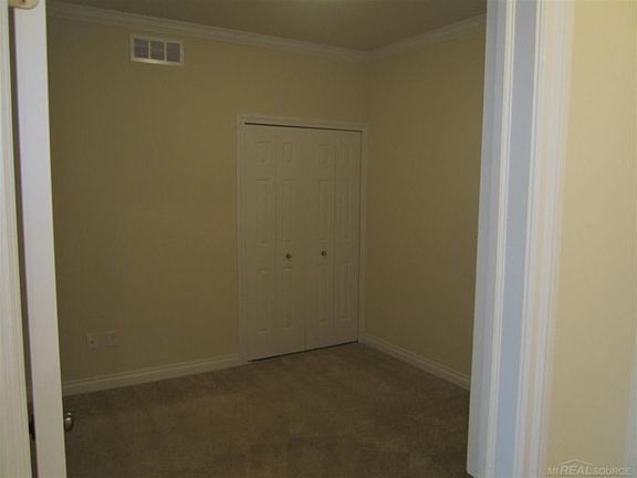 5th image of 42936 Greystone Dr