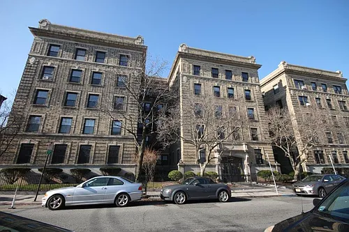 1000 Hudson St Photo 1