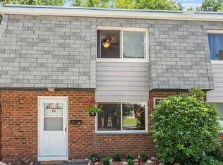 141 Thissell Ave APT 26, Dracut, MA 01826