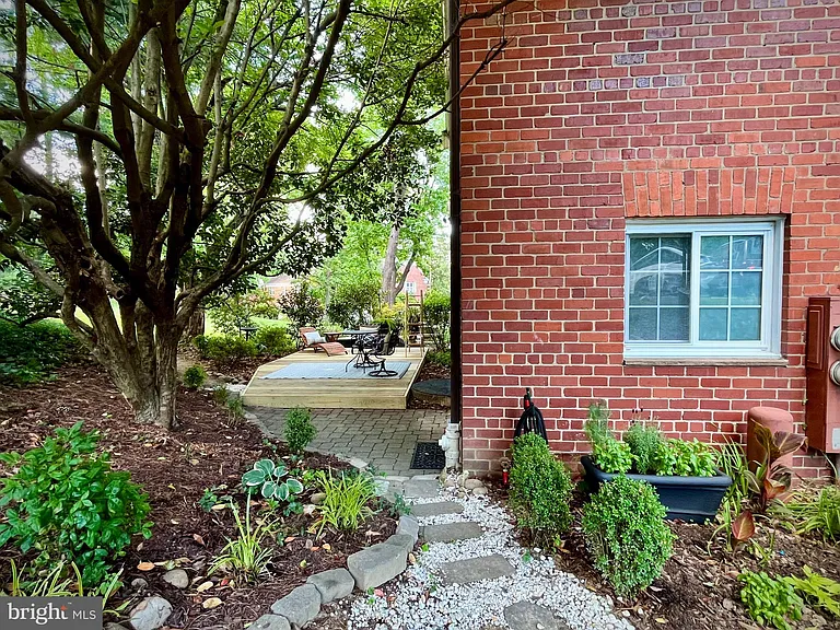 3712 Valley Dr — Photo 37