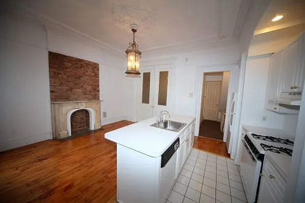 Rented by Metropolitan Realty | media 78