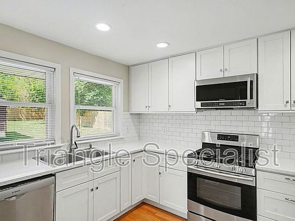 4th image of 2748 Layden St