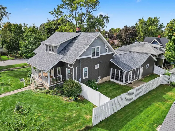 901 Campbell St, Valparaiso, IN 46385