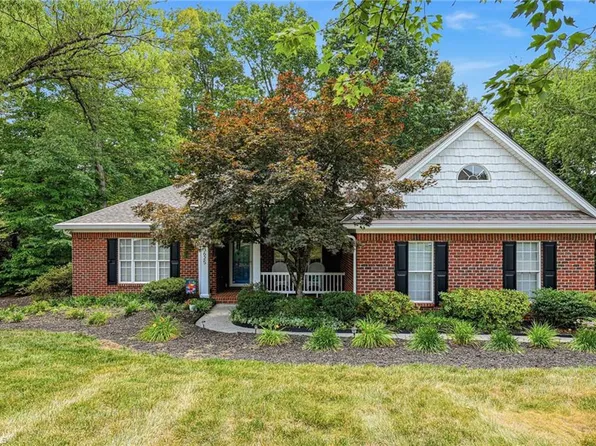 3625 Glennmoor Dr, Pfafftown, NC 27040