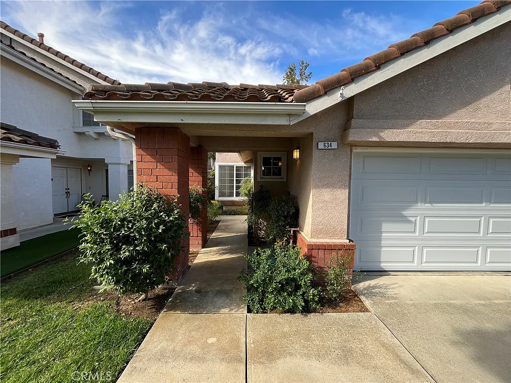 3 bed, 1408 sqft, $4,495 — Photo 4