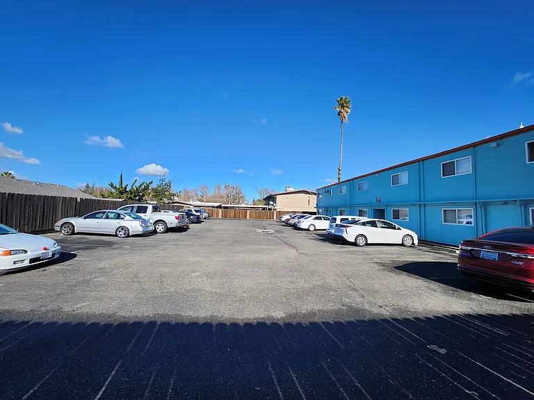 Tully Rd Apts — Photo 18