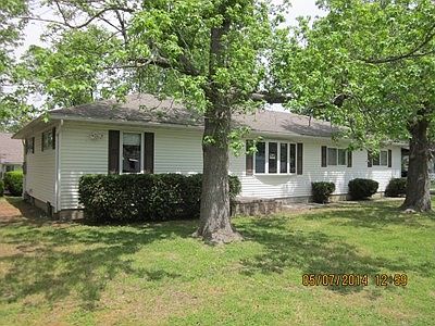 3rd image of 1302 W Maplewood St