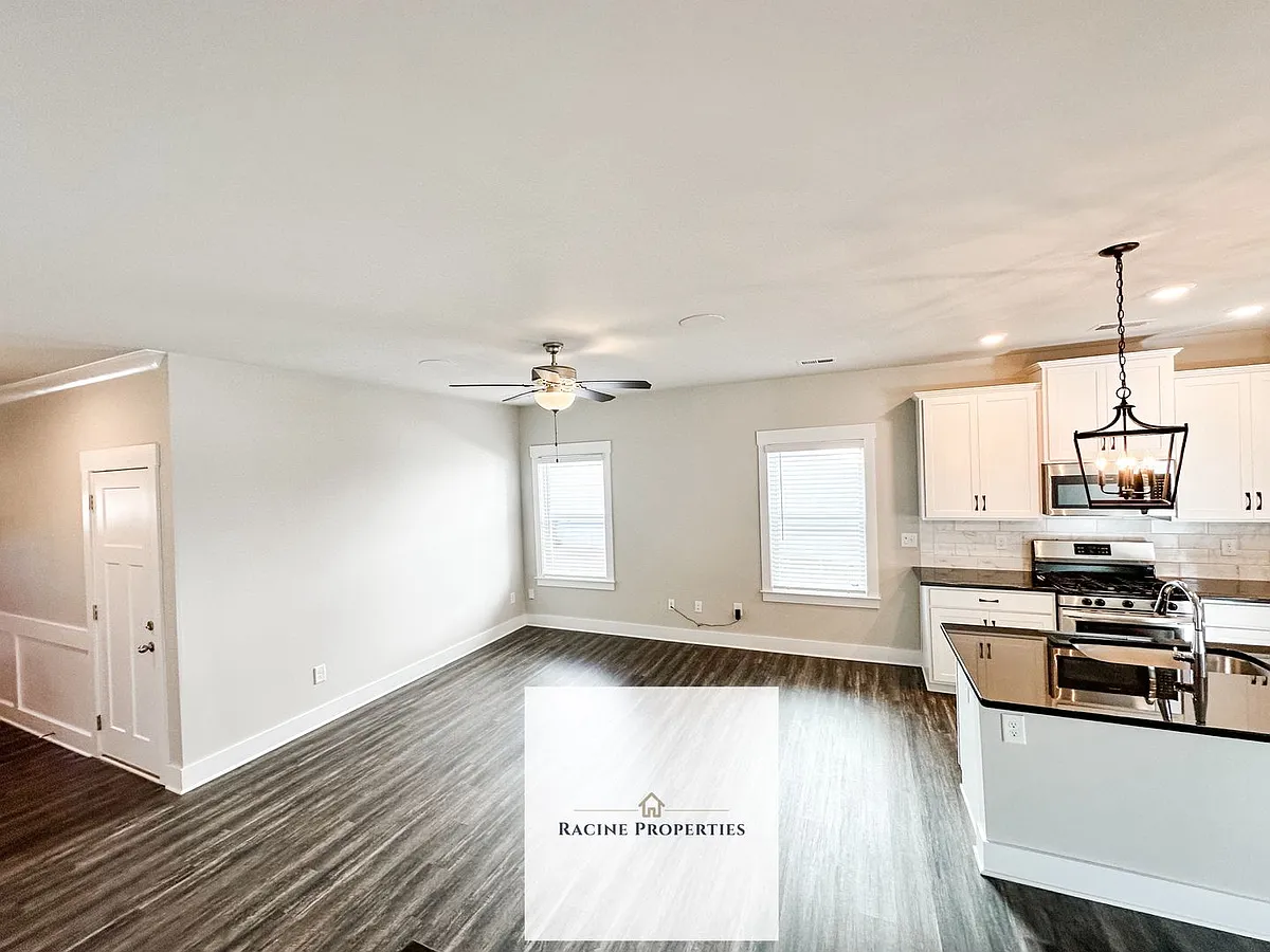 Building Photo - 11 Grey Oak Trl