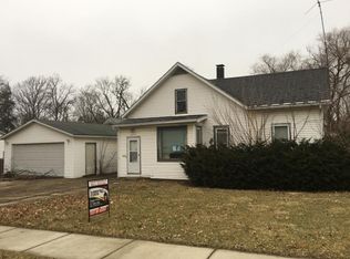 415 E Madison St, Paris, IL 61944