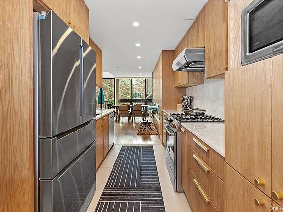 5th image of 150 S Bedford Rd #3F