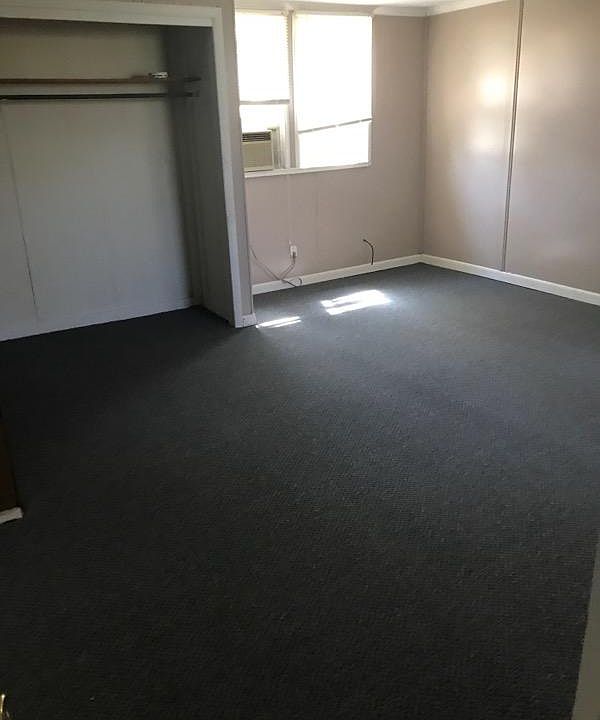 2nd image of 811 W Huntington Ave #B